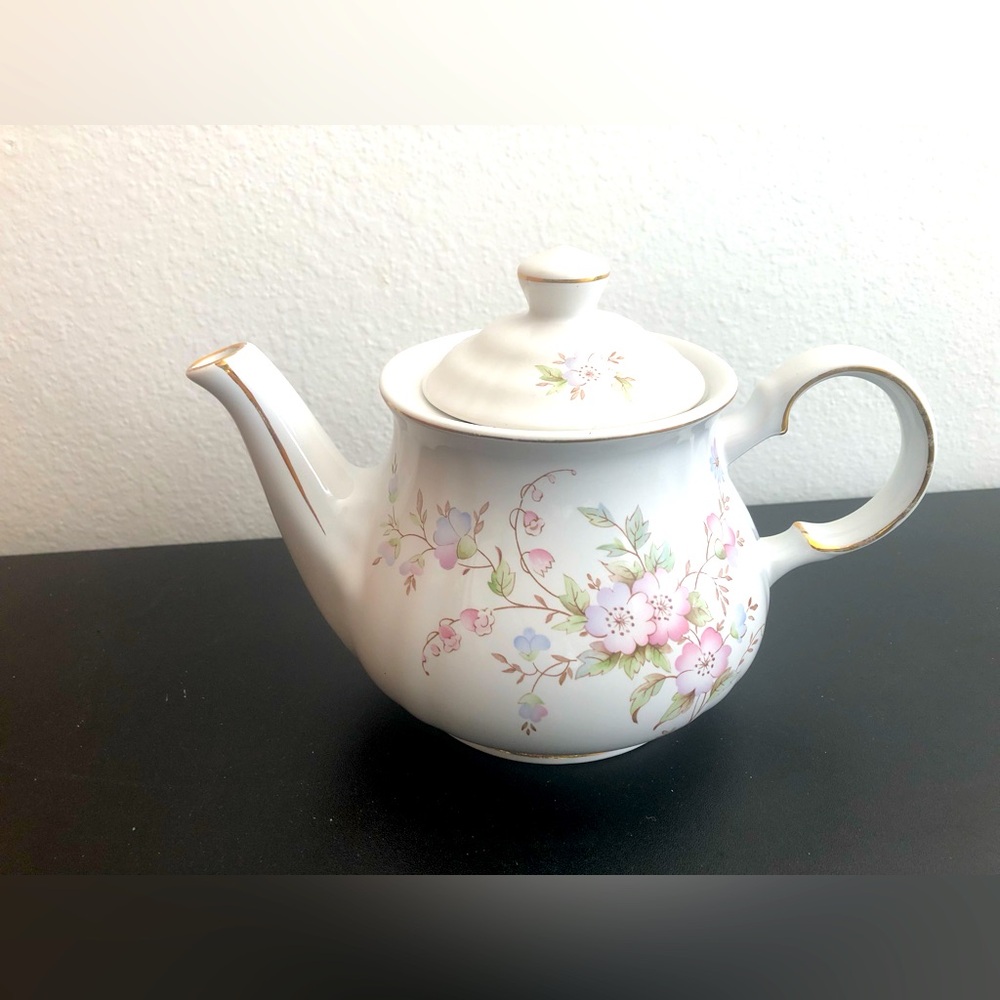 Salem China English Collection Teapot